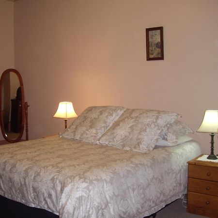 Lucinda B&B Latrobe Room photo